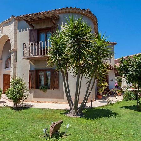Le Quattro Mura Bed & Breakfast Pula Eksteriør bilde