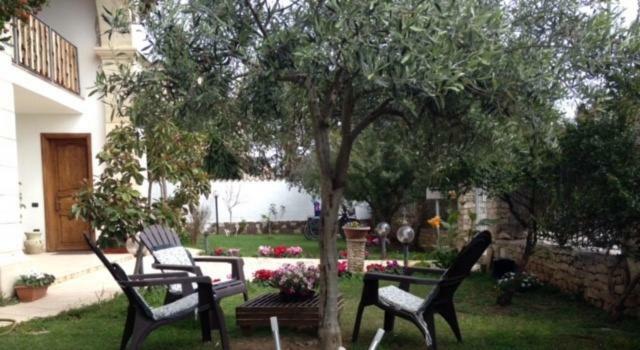 Le Quattro Mura Bed & Breakfast Pula Eksteriør bilde